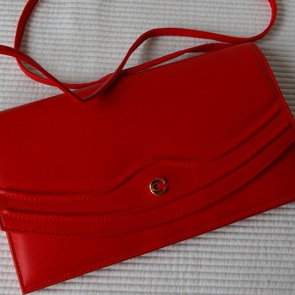 Vintage Handbags - Vintage Red Vegan Leather Vinyl Purse Messenger